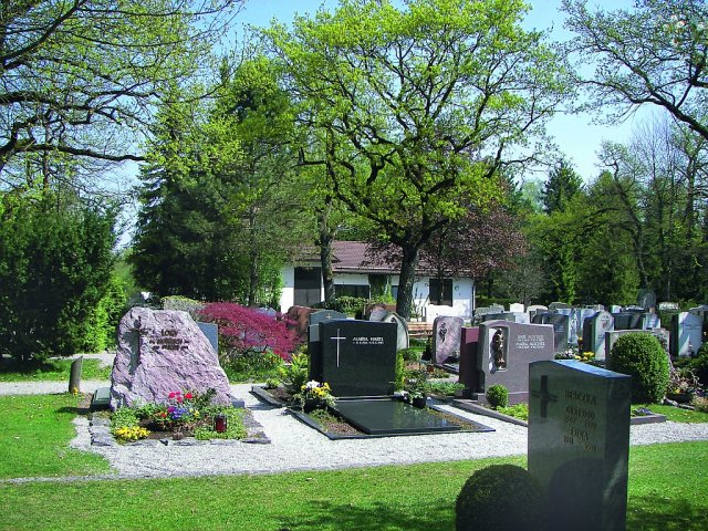 Grossansicht in neuem Fenster: Gemeindefriedhof Eichenau Grossansicht in neuem Fenster: Gemeindefriedhof Eichenau