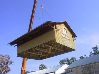 Bauhof im Juli 2003 - Holztrakt am Kran